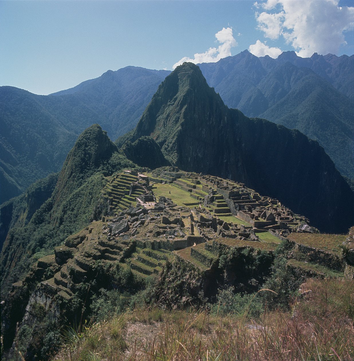 Utsikt over citadellet ved Machu Picchu av Incan