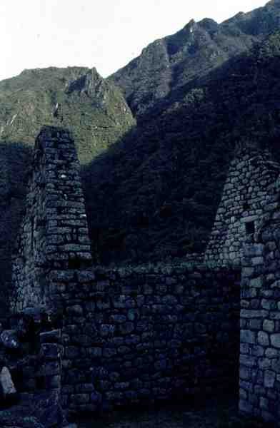 Ødelagt hus fra citadellet ved Machu Picchu (bilde) av Incan Incan