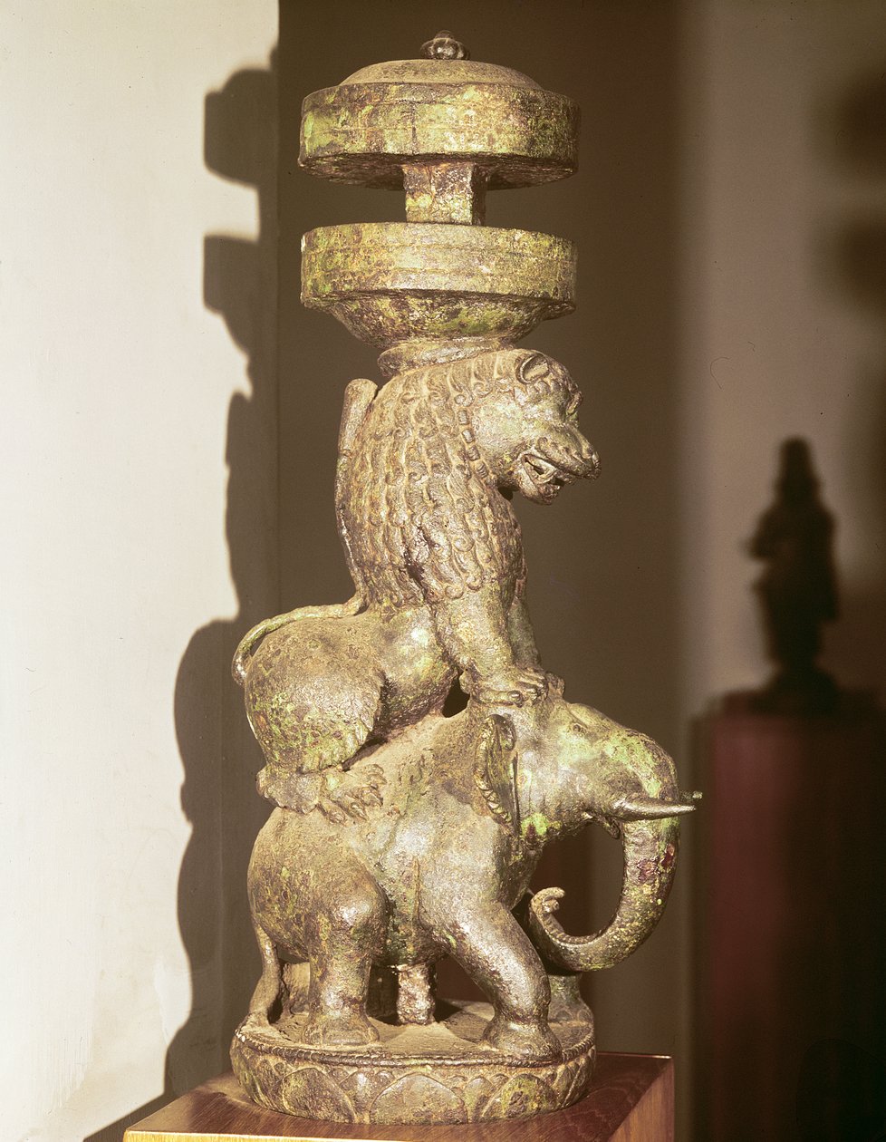 Skulptur av en løve montert på en elefant, fra Nalanda, Bihar, 9.-10. århundre (bronse) av Indian School