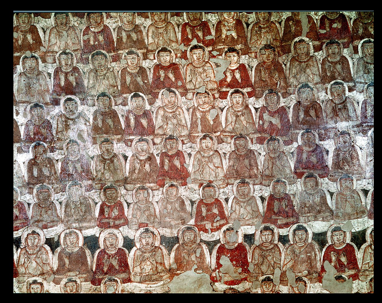 En mengde sittende Buddhaer, fra det indre av Cave 2 (se også 162632) av Indian School