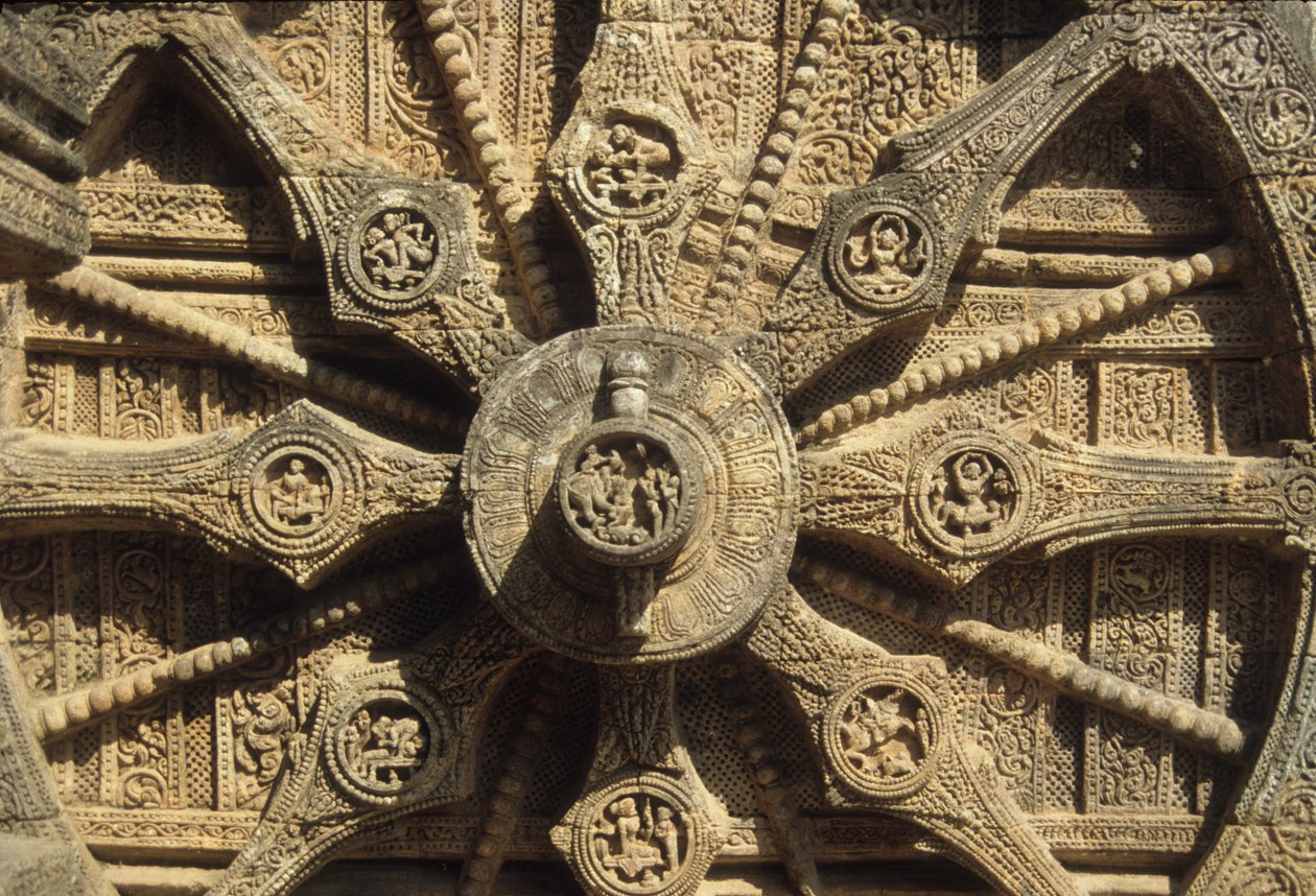 Vognhjul på bunnen av Surya-tempelet av Indian School