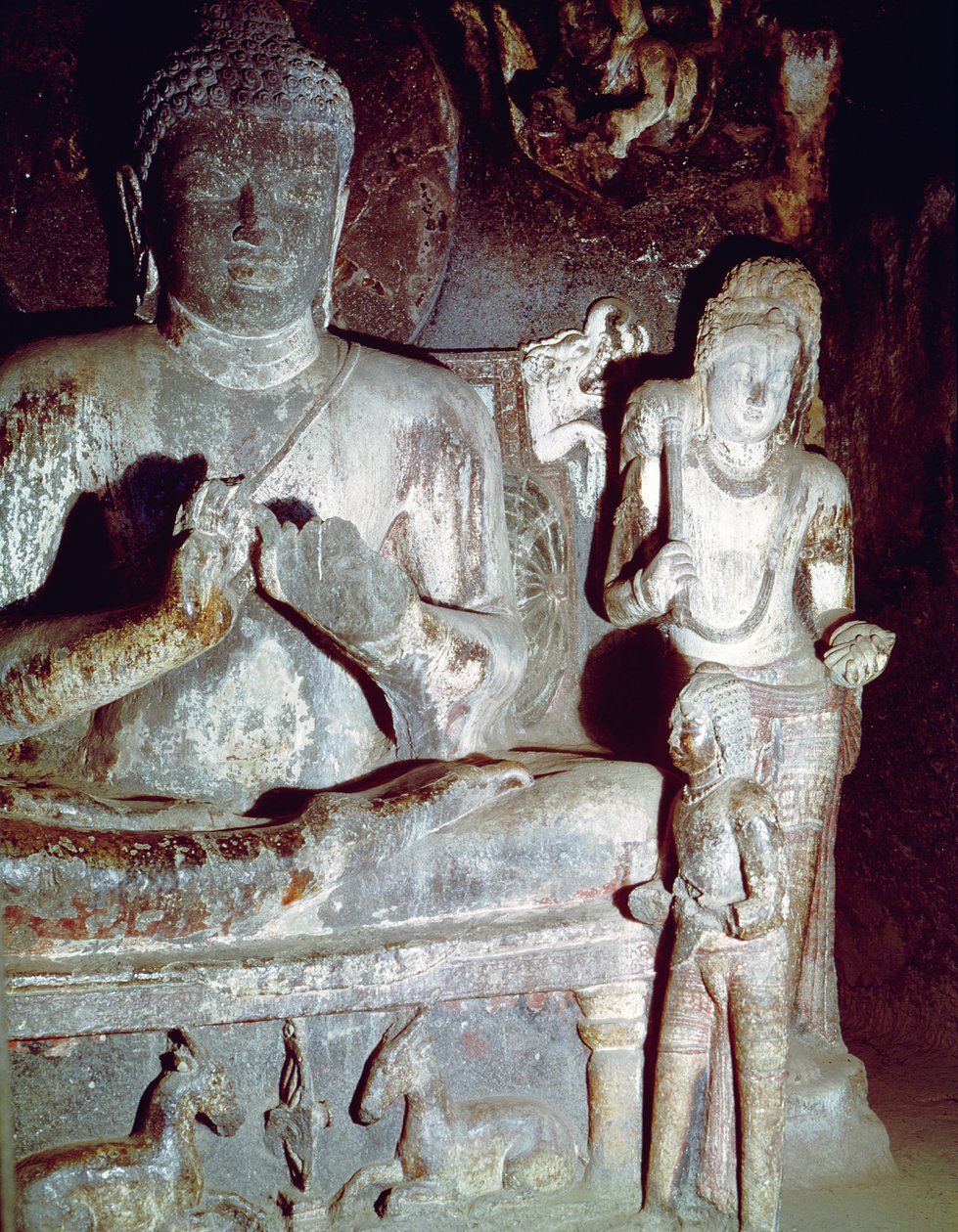 Sittende Buddha gjør den første undervisningsbevegelsen, fra Caitya Hall of Cave 10 av Indian School