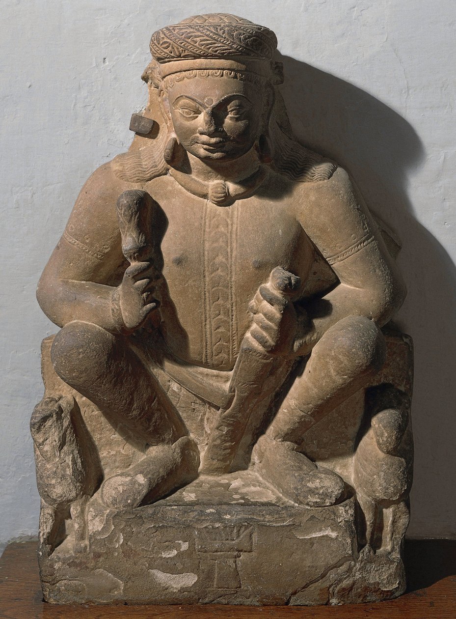 Surya, solens gud. Skulptur i rød sandstein av Indian School