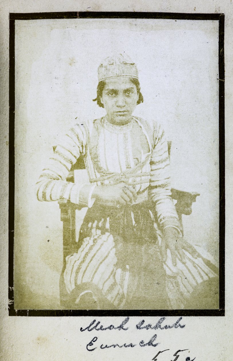 [Portrett av] Meah Sahub, Eunuch, ca. 1856-57 (s/hvitt-bilde) av Indian photographer
