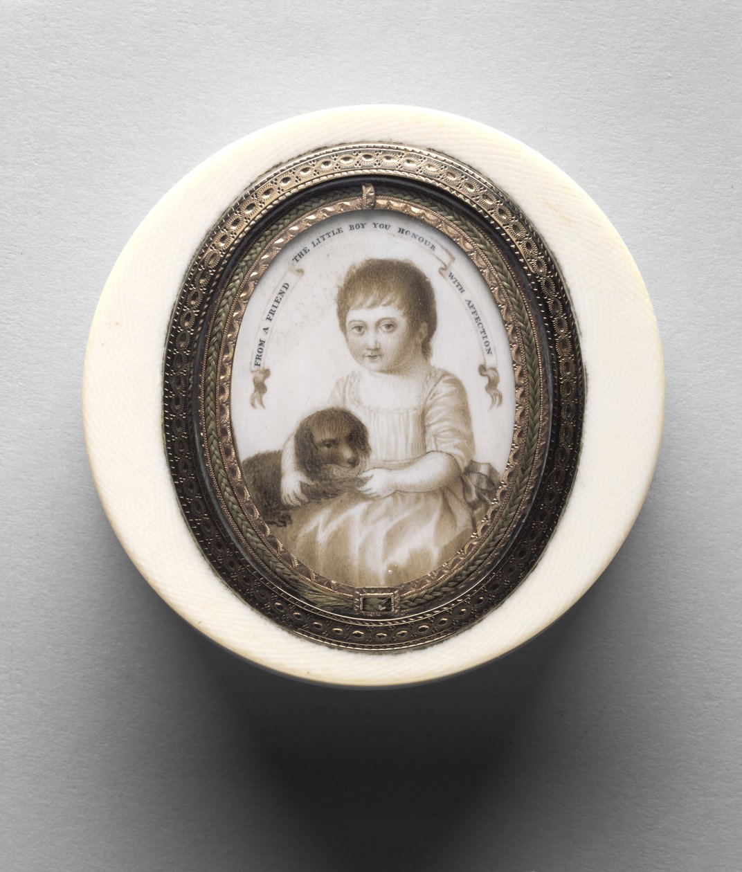 Eske med portrett av en gutt, ca. 1790 (sepia på elfenben av Irish School