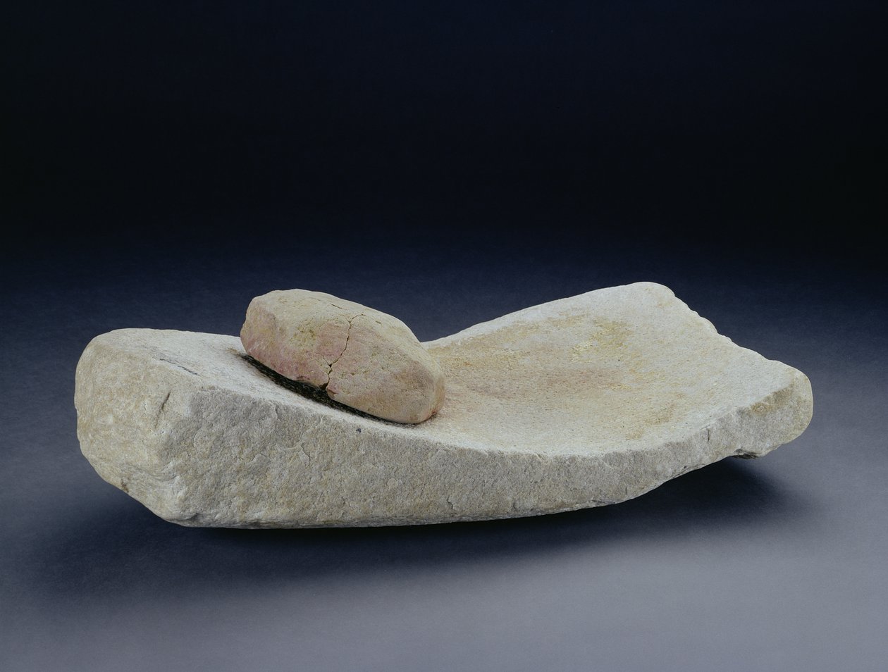 Sadel quern med slipestein, fra en gård ved Mingies Ditch, Oxfordshire, jernalder av Iron Age