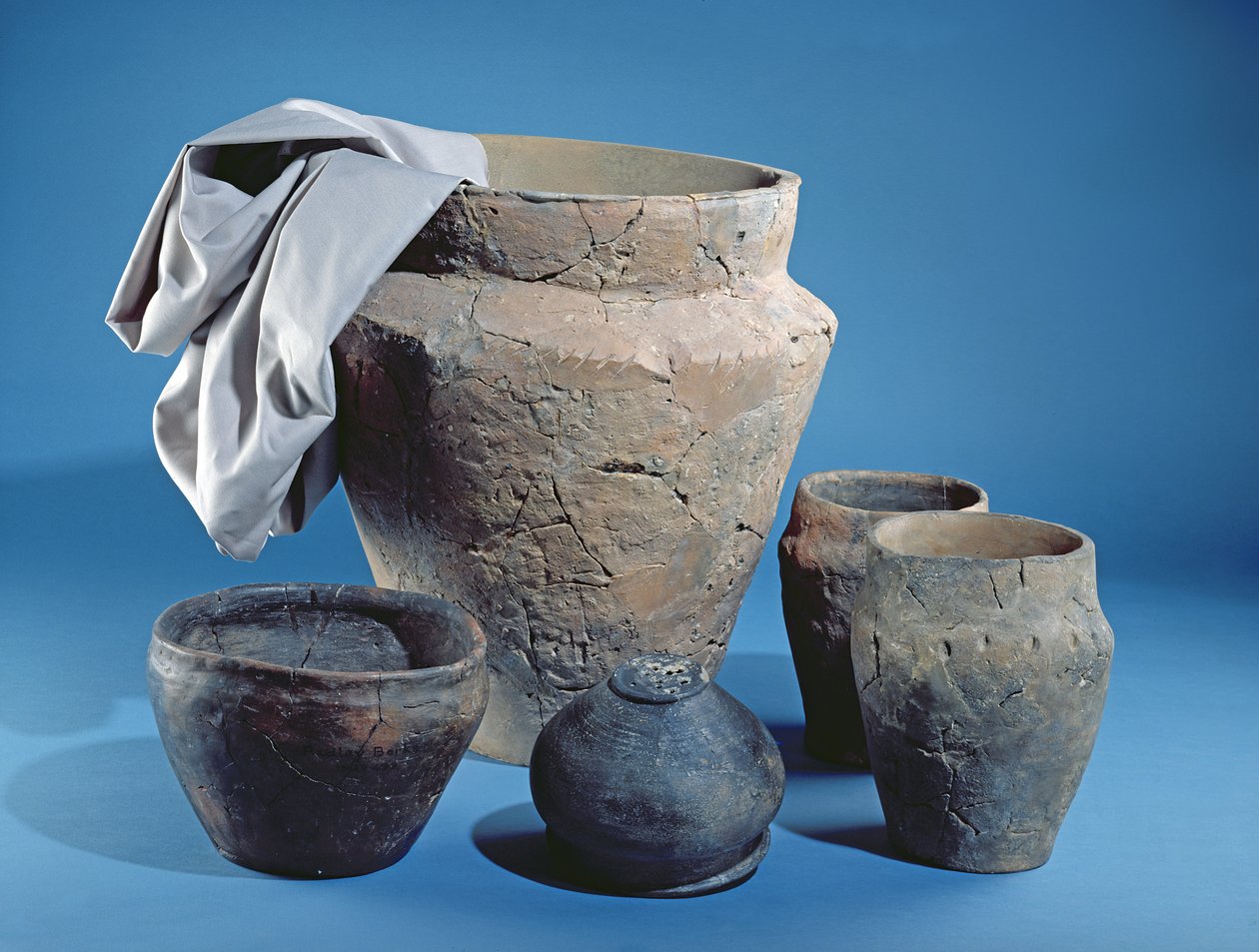 Seks potter laget for forskjellige formål, alle fra Oxfordshire (ceramic0 av Iron Age
