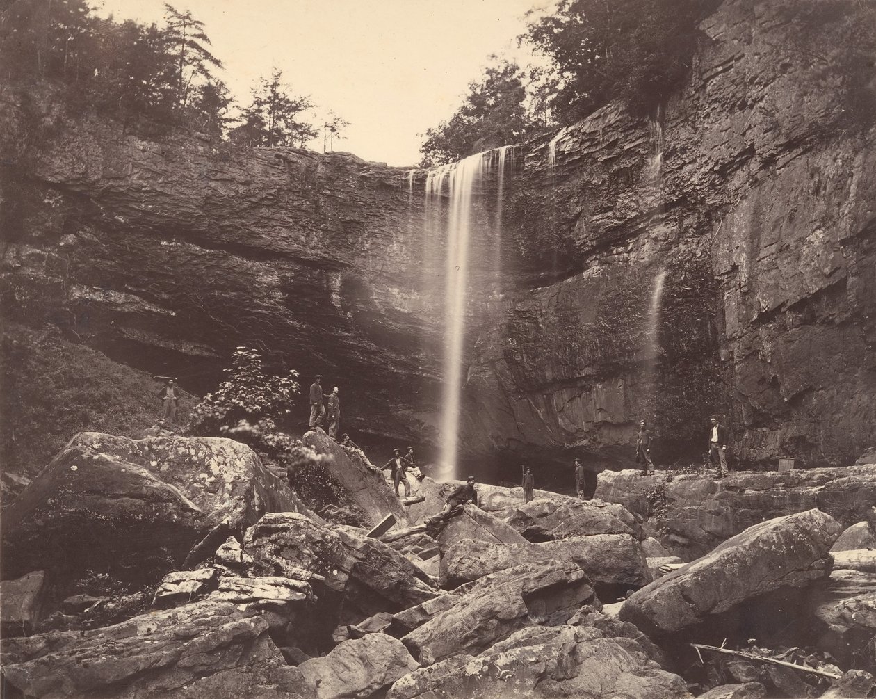 Lulah Falls, Lookout Mountain, Georgia, 1864-65. av Isaac H. Bonsall