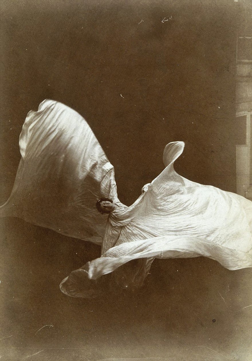 Loie Fuller i The White Dance, 1897 av Isaiah West Taber