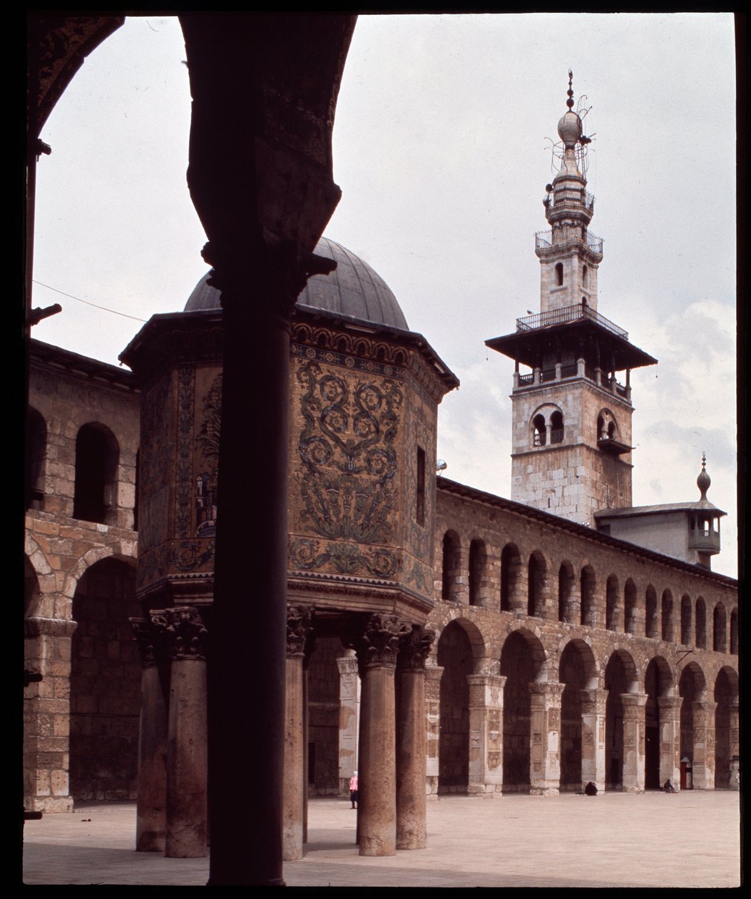 Umayyad-moskeen, også kjent som den store moskeen i Damaskus (fotografi) av Islamic School