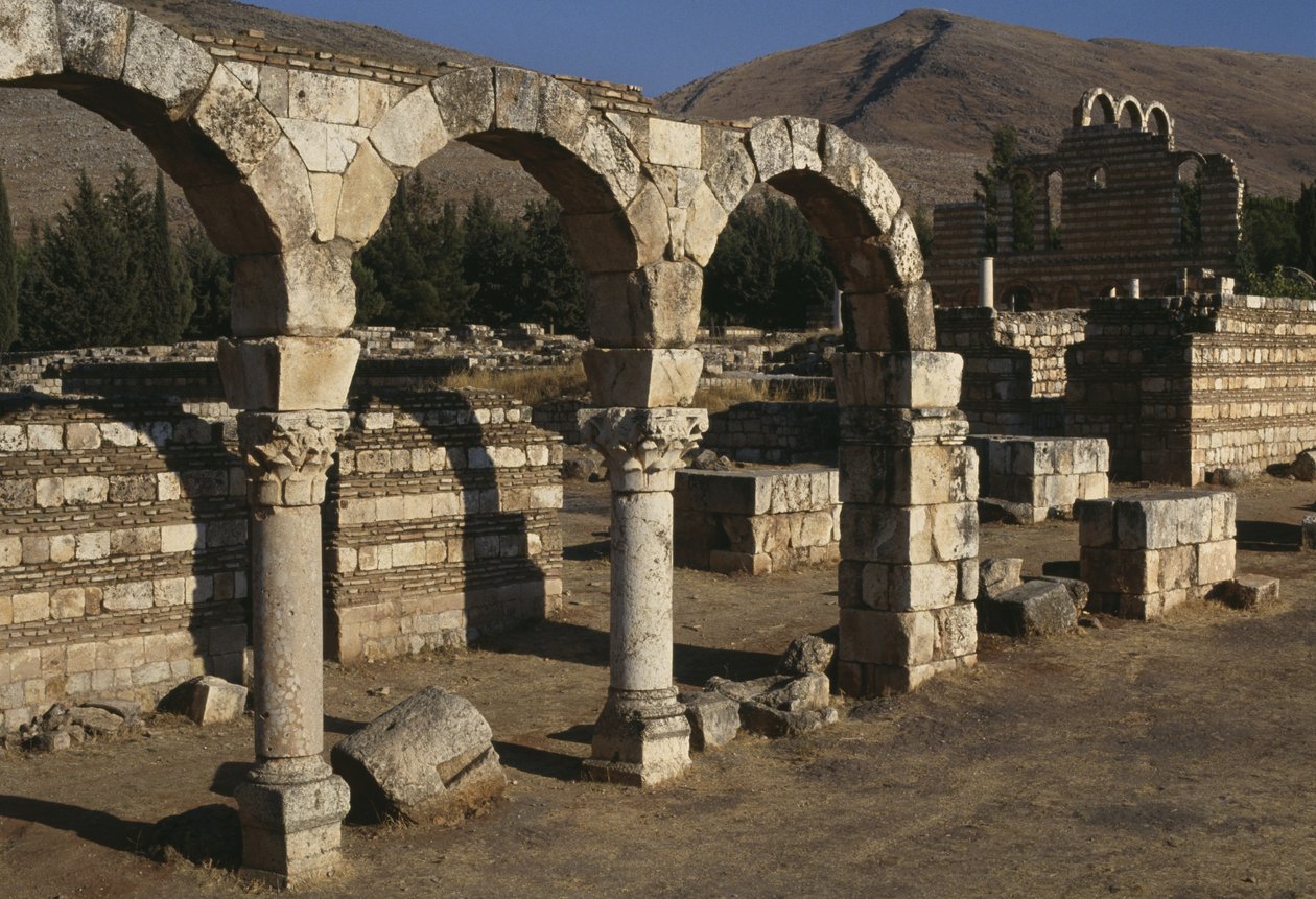 Utsikt over en søylegang, Umayyad-perioden (661-750) av Islamic School