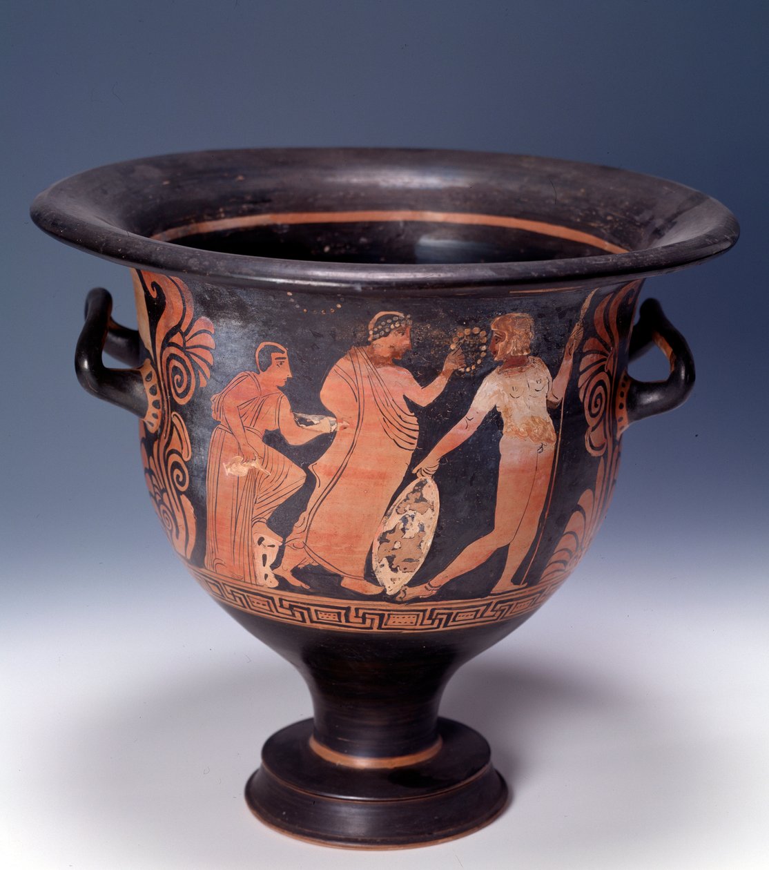 Krater fra Cumae som representerer en offerscene (terrakotta, 320-310 f.Kr.) av Italian Peninsula
