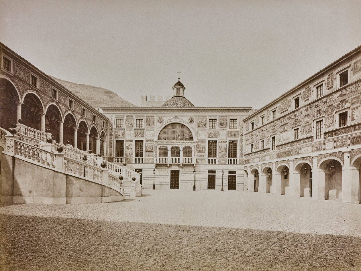 Album "Italie 1882, Napoli, Pise, Gênes, Corniche": Den indre gårdsplassen til Prinsens palass i Monaco av Italian Photographer