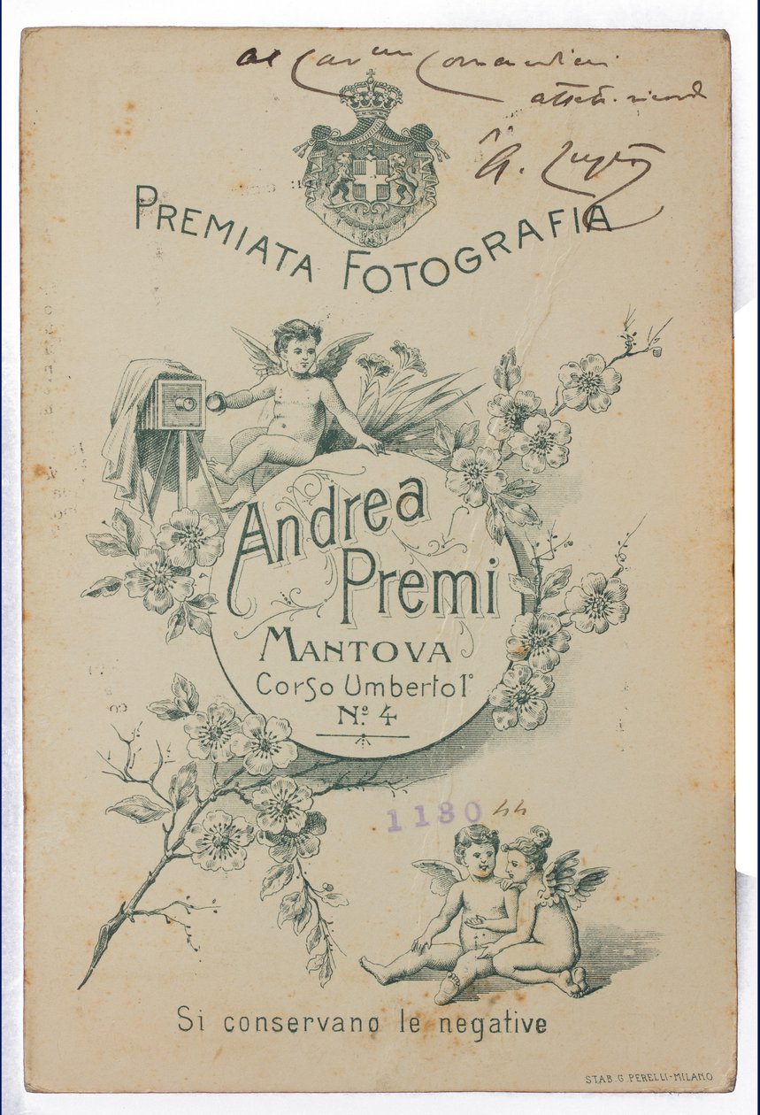 Baksiden av postkortet som skildrer maleren Albano Lugli av Italian Photographer