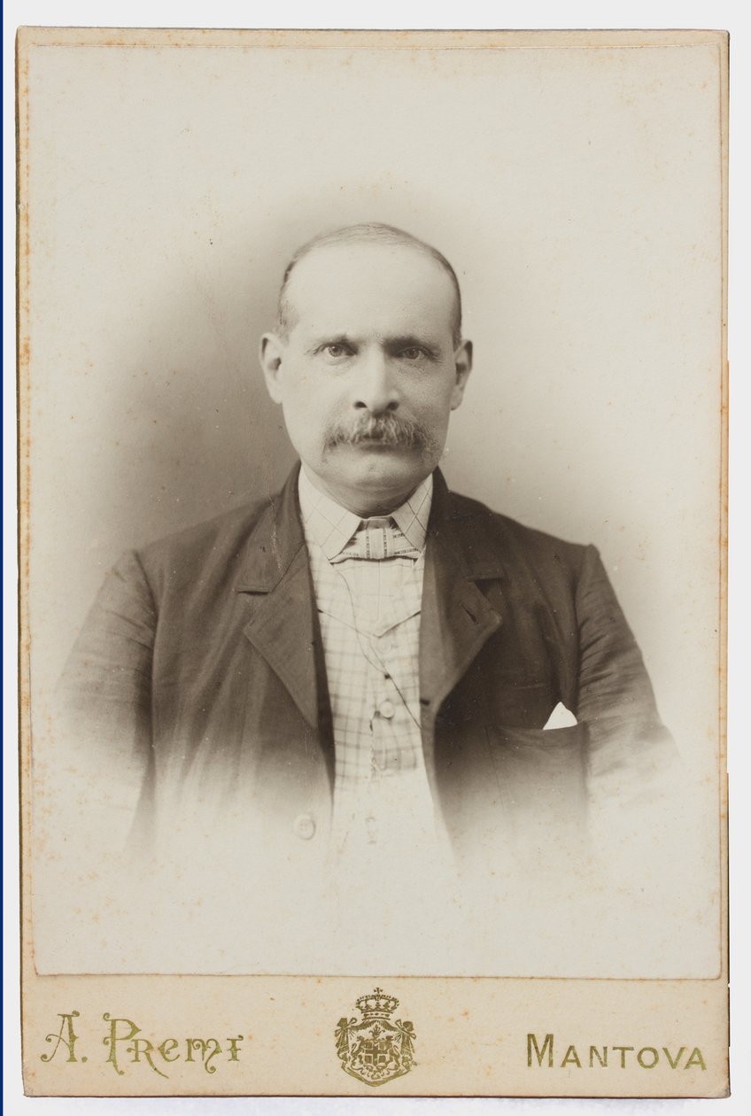 Foto på et postkort som skildrer maleren Albano Lugli av Italian Photographer