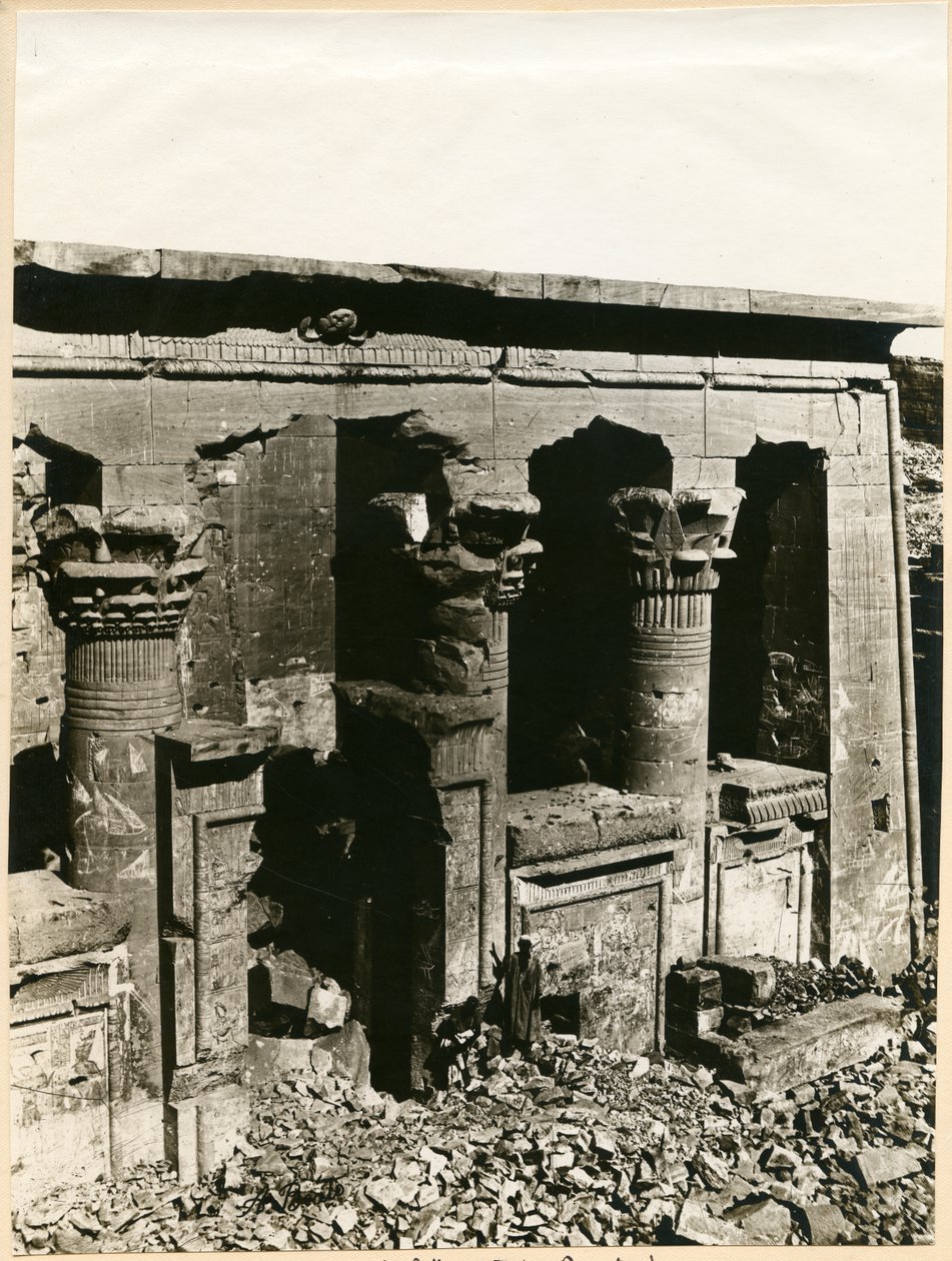 Pronaos av Temple of Mandulis, Kalabsha, Egypt, fotografi av Antonio Beato av Italian Photographer