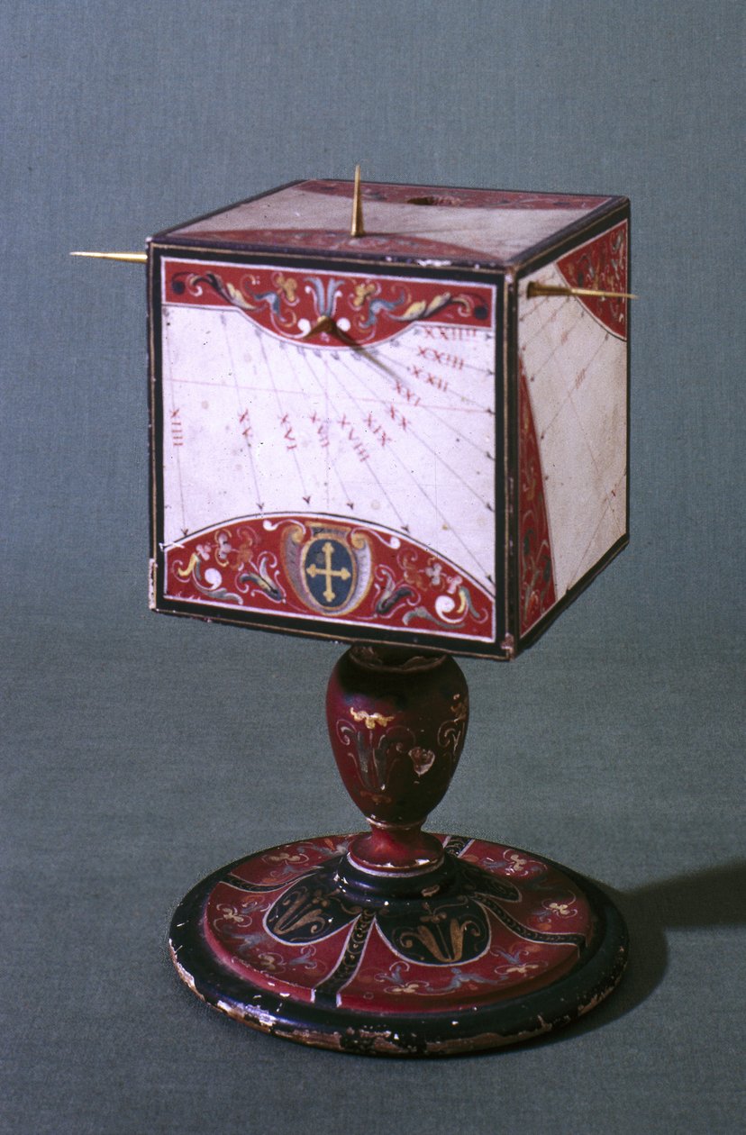 Kubisk solur som viser tiden i gamle italienske, babylonske og jødiske timer, florentinsk, ca. 1560 (valpesyke på tre) (se også 75479) av Italian School