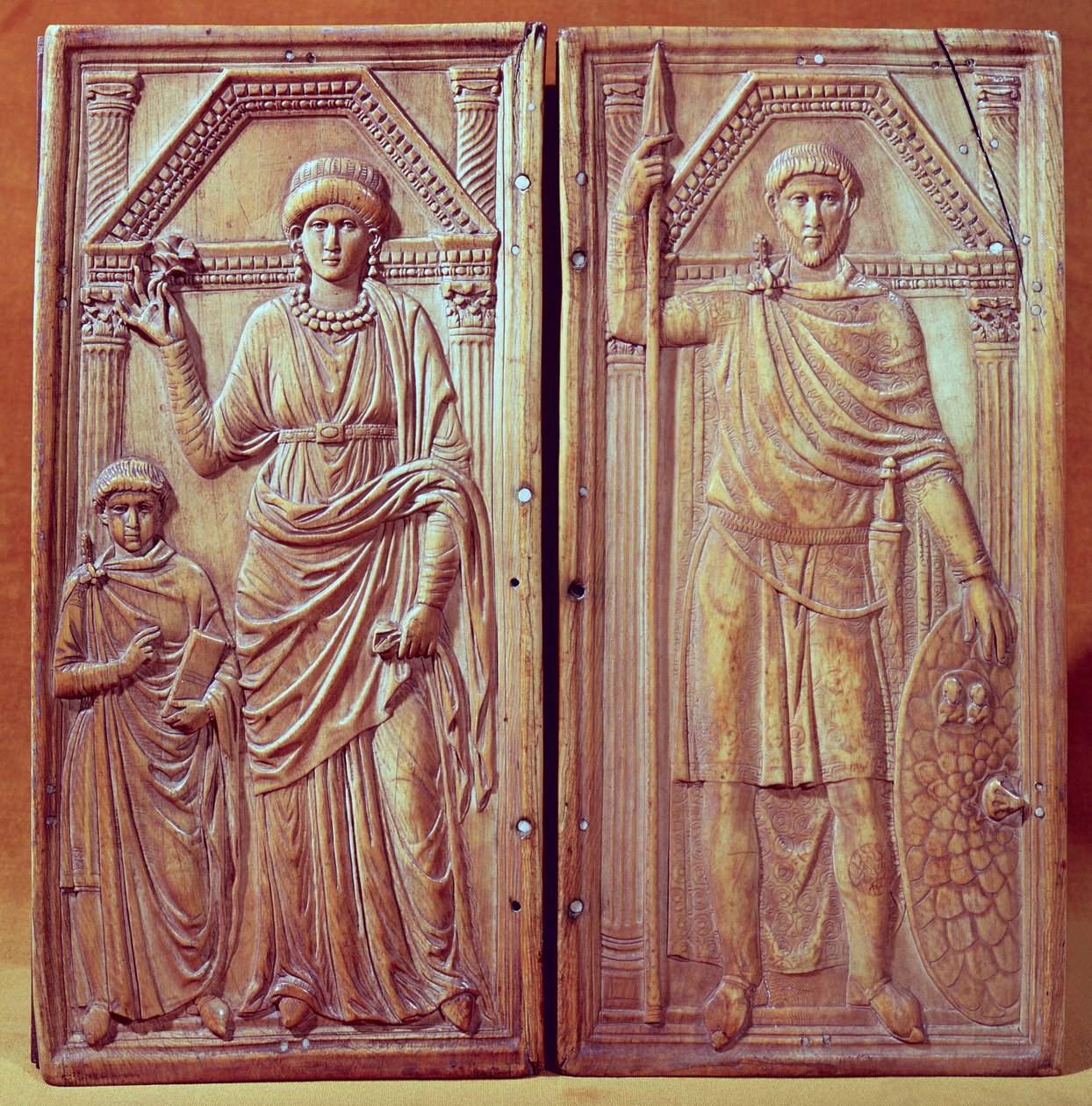 Diptyk som viser Stilicho (ca. 365-408), Serena og Eucharius av Italian School