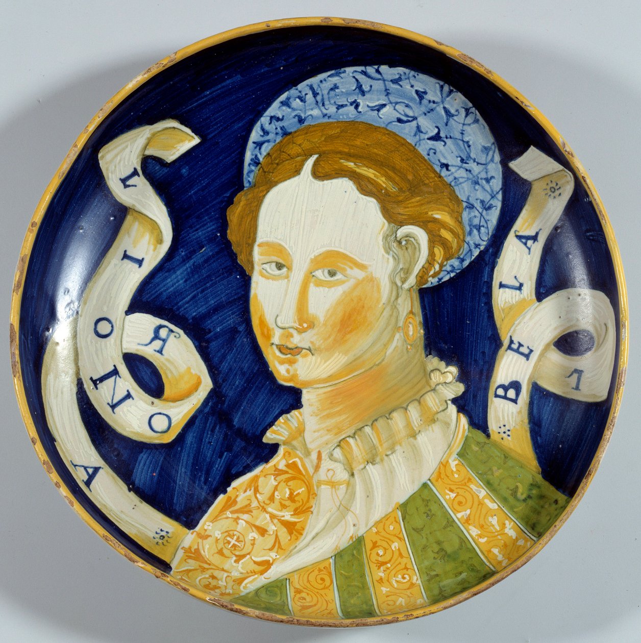 Fajansekopp "Lionora Bella"" produsert i Casteldurante. Enouen fra 1500-tallet, National Renaissance Museum av Italian School