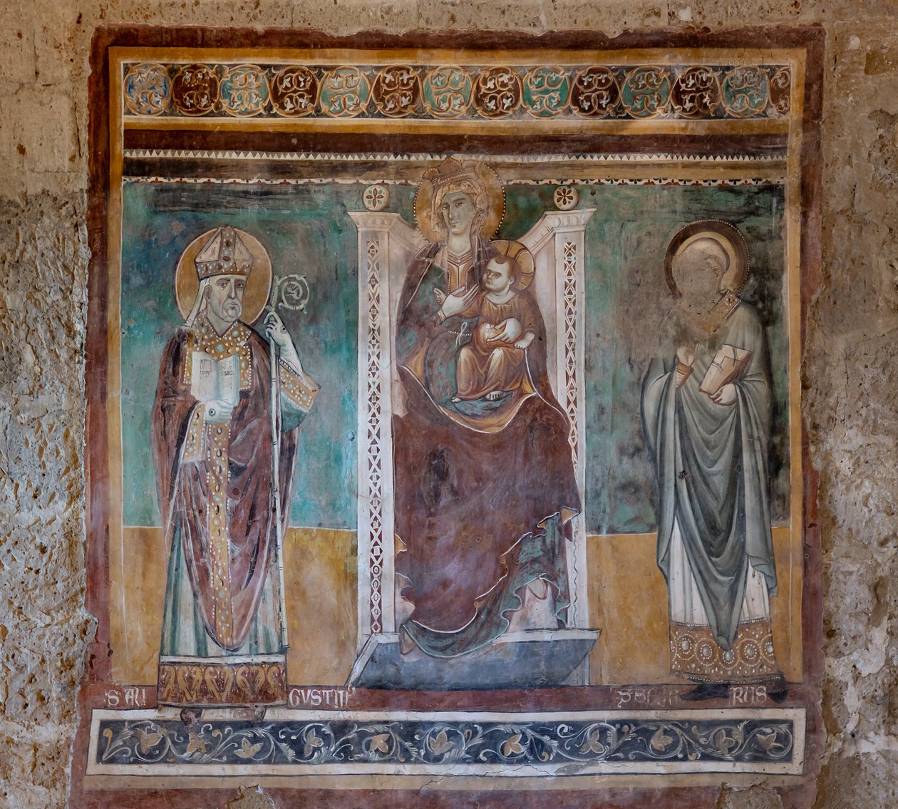 Madonna tronet med de hellige Augustine og Severus, Oratory of the Crucifix, siste kvartal av det XIII århundre (fresco) av Italian School