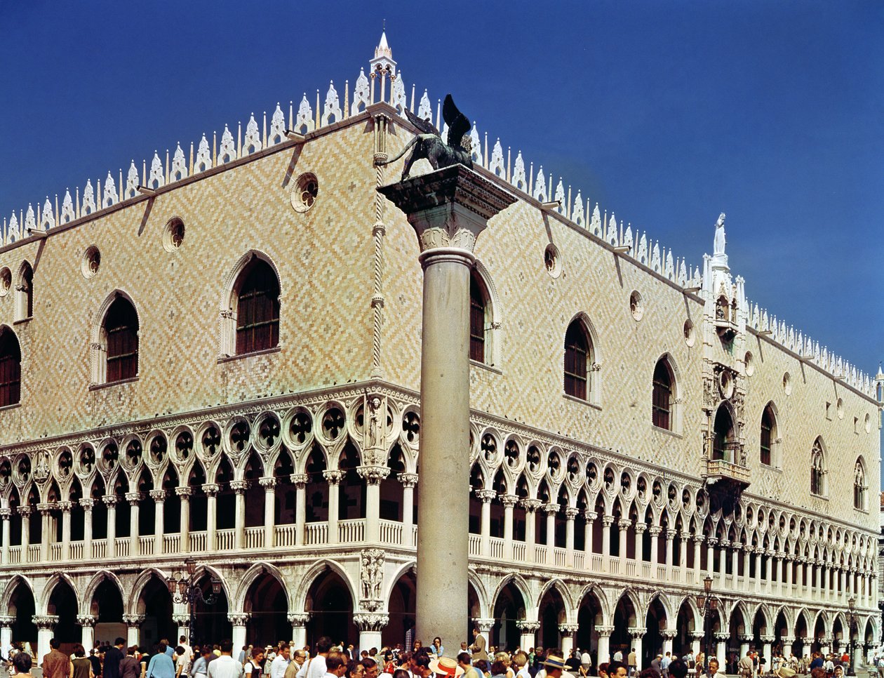 Palazzo Ducale, påbegynt ca. 1340 av Italian School