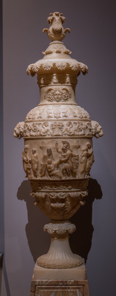 Vase med en klassisk scene: The Sacrifice of Polyxena, ca. 1825 (alabast) av Italian School