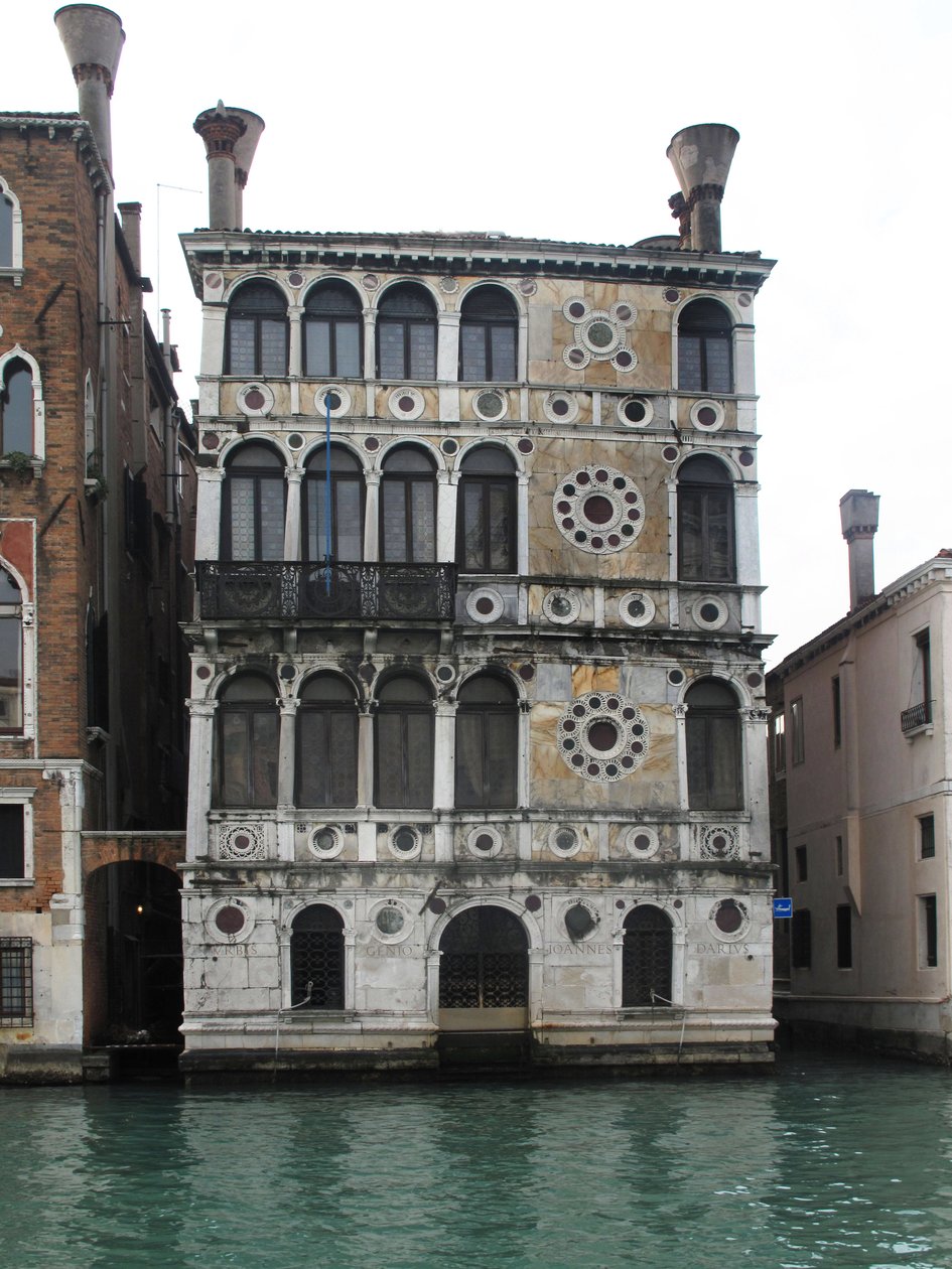 Utsikt over Palazzo (Palace) Dario (ca Dario) i Venezia ved Canal Grande. 1400-tallets palass (bilde) av Italian School