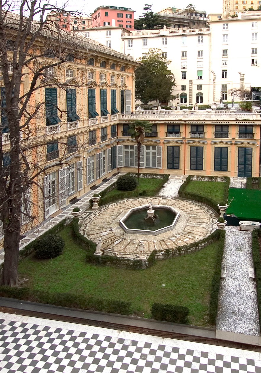 Utsikt over gårdsplassen til palasset (Palazzo) Bianco (eller palasset til Luca Grimaldi) bygget i 1530 og 1540 i Genes (Genova), Italia av Italian School