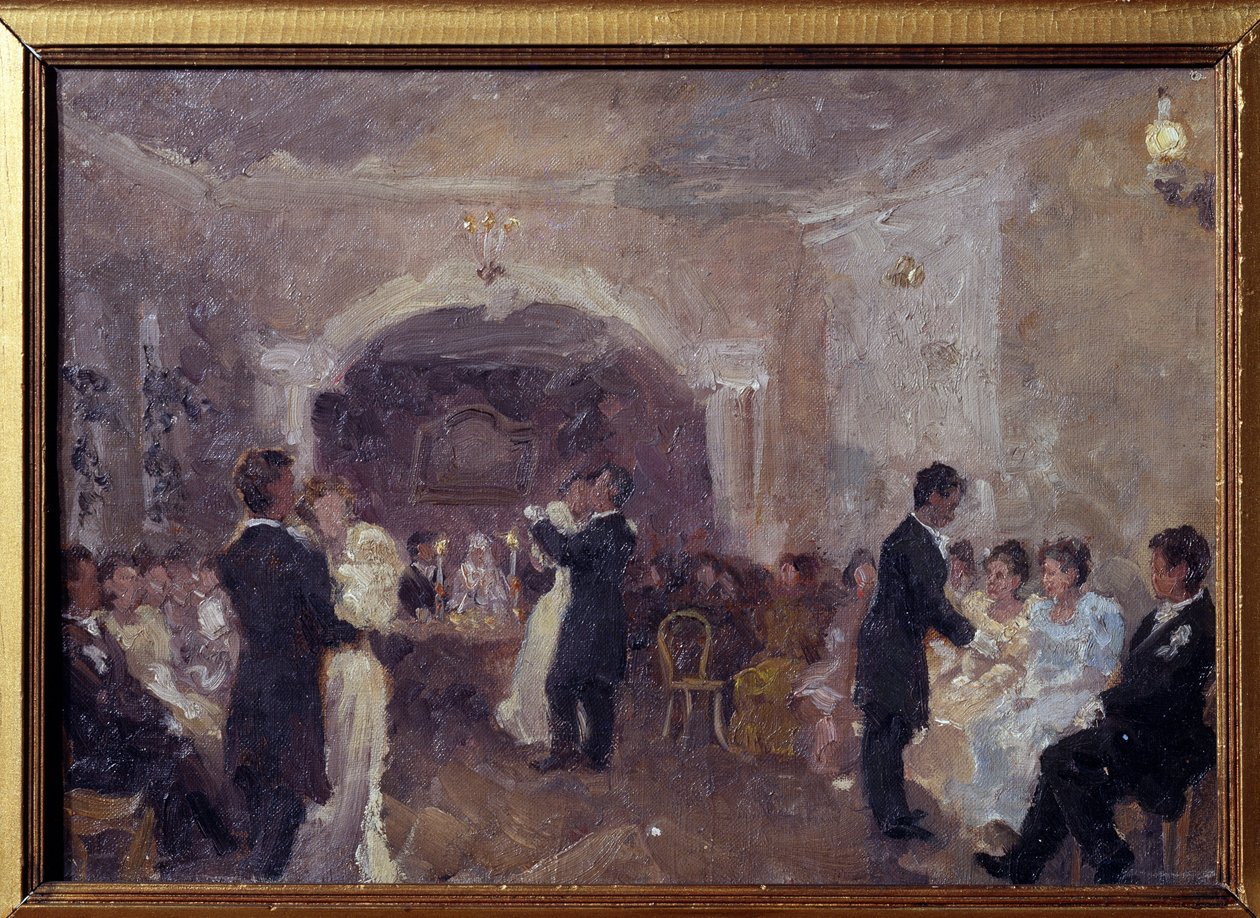 Kjøpmannsballen. Par danser, unge jenter kledd i hvitt sitter og venter på en invitasjon til å danse. Maleri av Ivan Semyonovich Kulikov (Koulikov) (1875-1941), olje på lerret av Ivan Semyonovich Kulikov