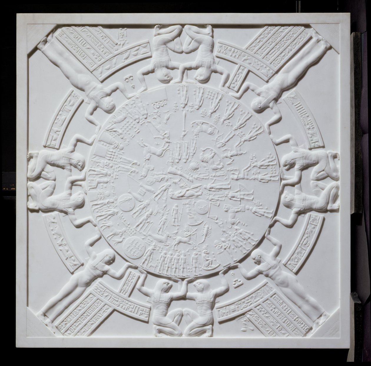 Kopi av The Zodiac of Dendarah, fra taket i kapellet ved Temple of Hathor, Dendarah, Egypt, 1819 (marmor) av J. J. Castex