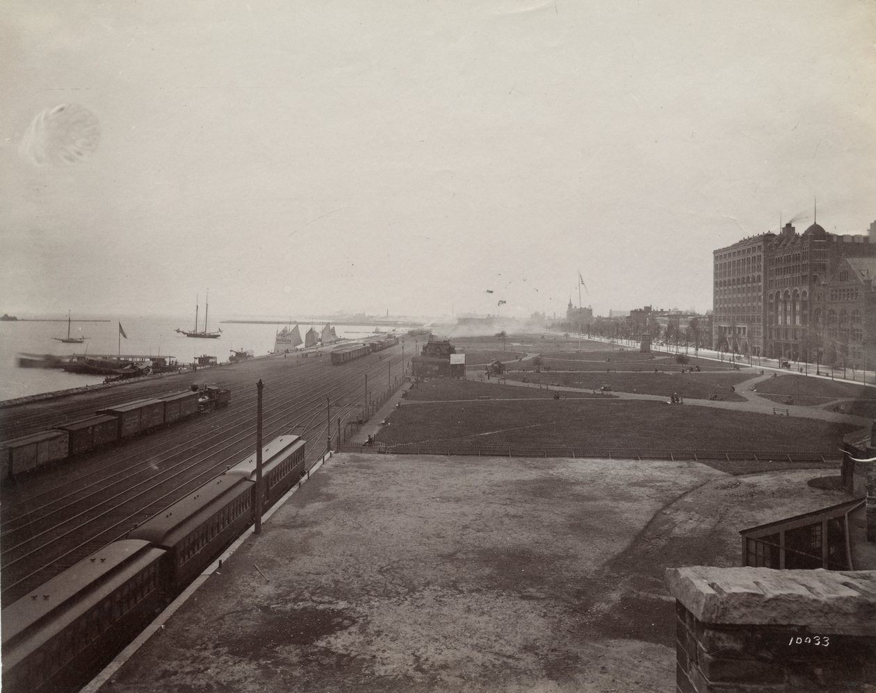 Utsikt sør for Michigan Avenue fra vestsiden av Illinois Central Railroad-spor, Chicago, ca. 1890 av J. W. Taylor