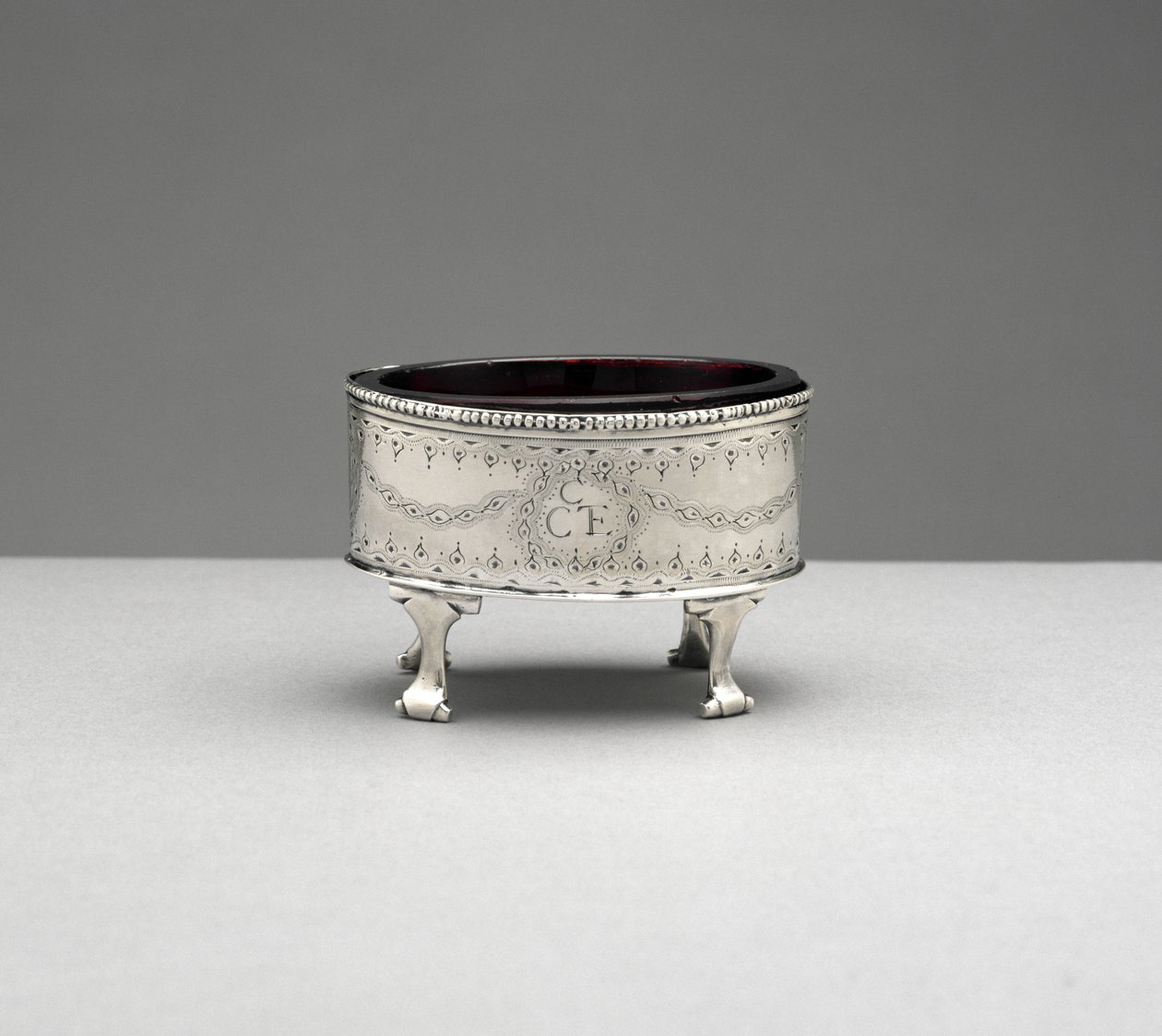 Saltskål, ca. 1785-1803 (sølv og glass) av Jacob Gerritse (attr.to) Lansing