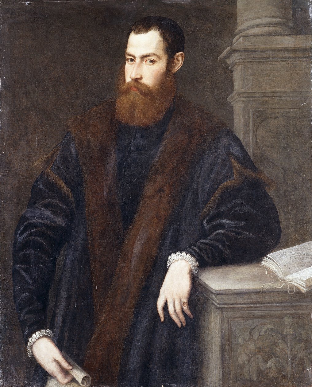 Portrett av en gentleman, trekvart lengde, i en pelstrimmet frakk, som holder et dokument og lener seg mot en sokkel, av Jacopo Robusti Tintoretto