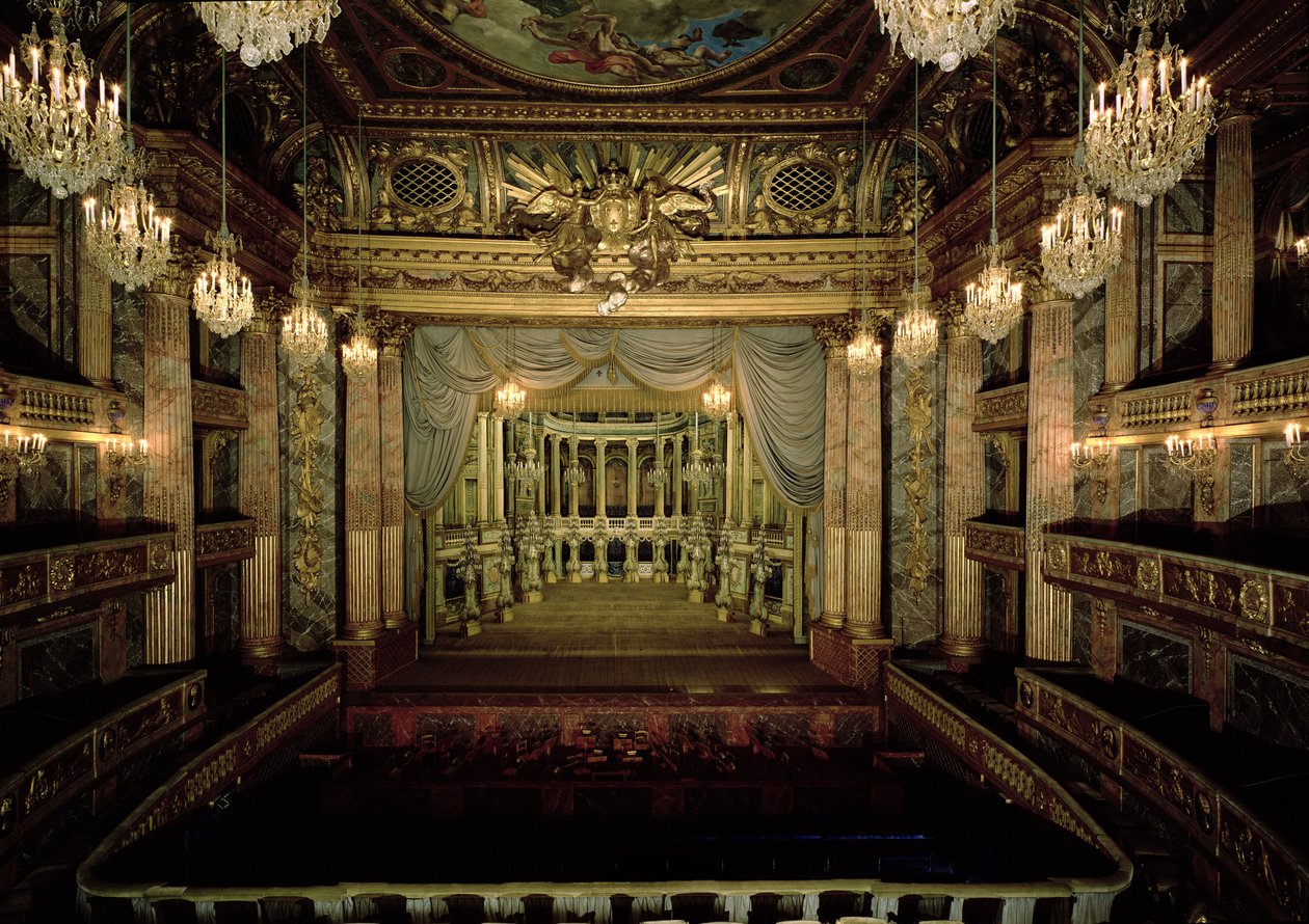 Interiøret i operahuset, ferdigstilt i 1770 (restaurert 1952-71) av Jacques Ange Gabriel