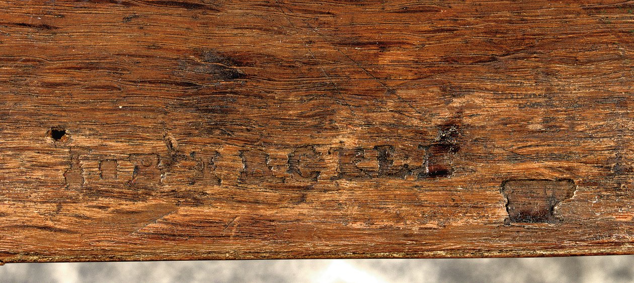 Detalj av en sen Louis XV-kommode, tredje kvartal av 1700-tallet (ormolu-montert tulipanved, amarant, beiset fruktved, marmor og parkett) (se også 714758) av Jacques Birckle