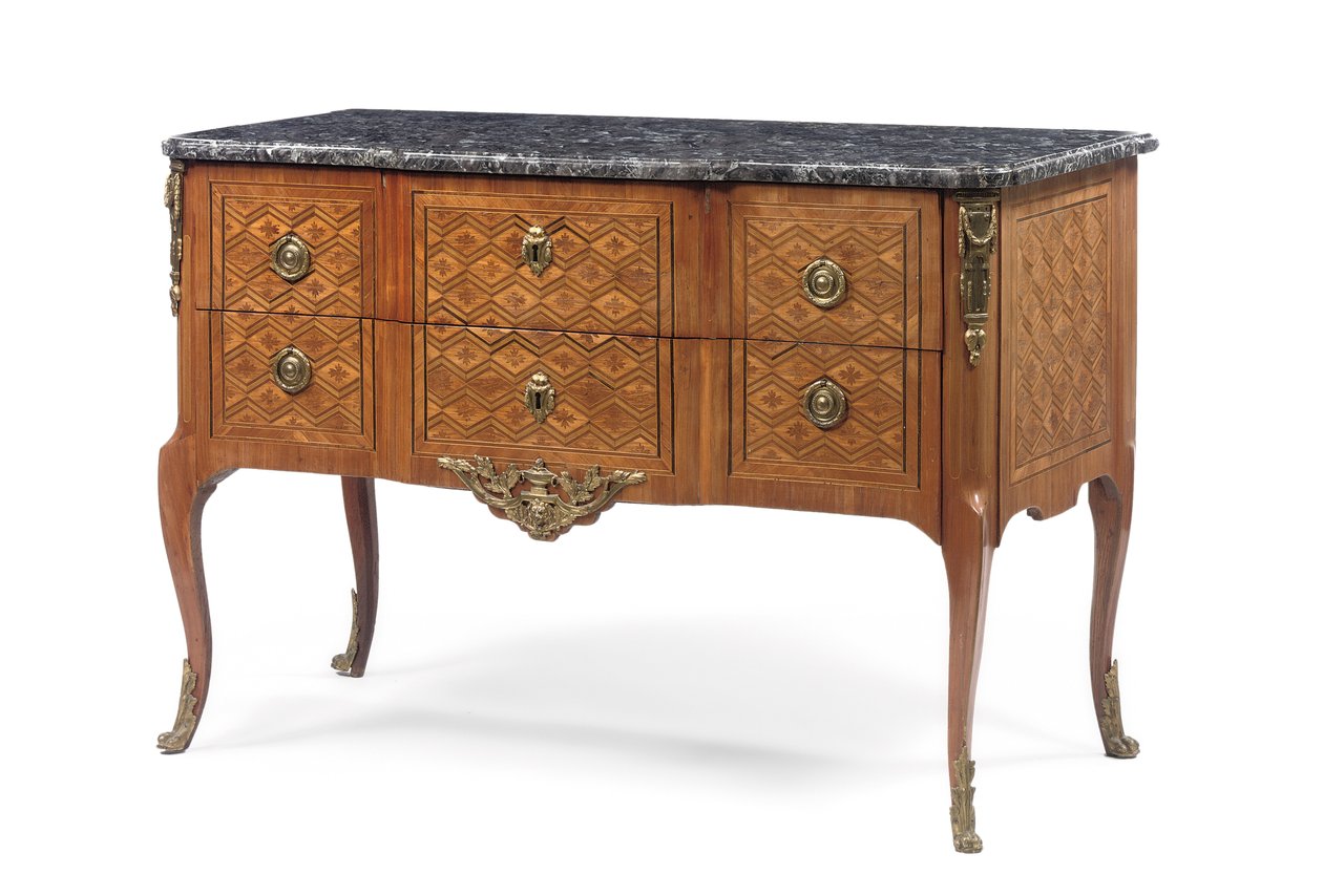 Sen Louis XV-kommode, tredje kvartal av 1700-tallet (ormolu-montert tulipanved, amarant, beiset fruktved, marmor og parkett) (se også 714759) av Jacques Birckle