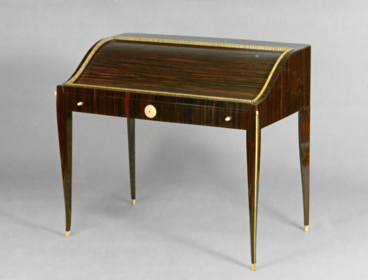 Bureau de Dame, 1923 (tre og elfenben) av Jacques Emile Ruhlmann