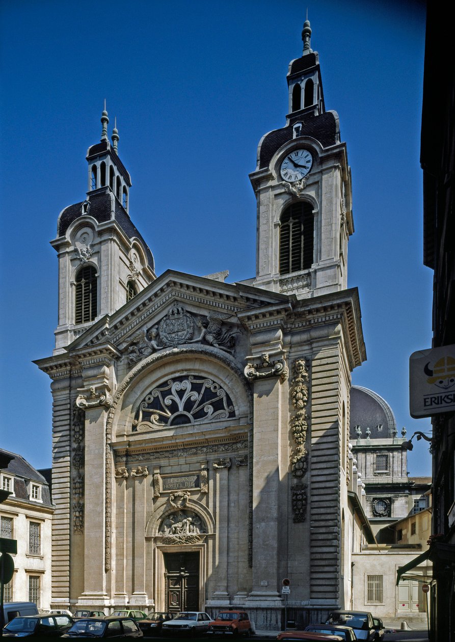 Utsikt over kapellet til Hotel Dieu (Hotel-Dieu) (1100-1200-tallet) redesignet av arkitekten Jacques Germain Soufflot (1713-1780). Lyon, Rhone av Jacques Germain Soufflot