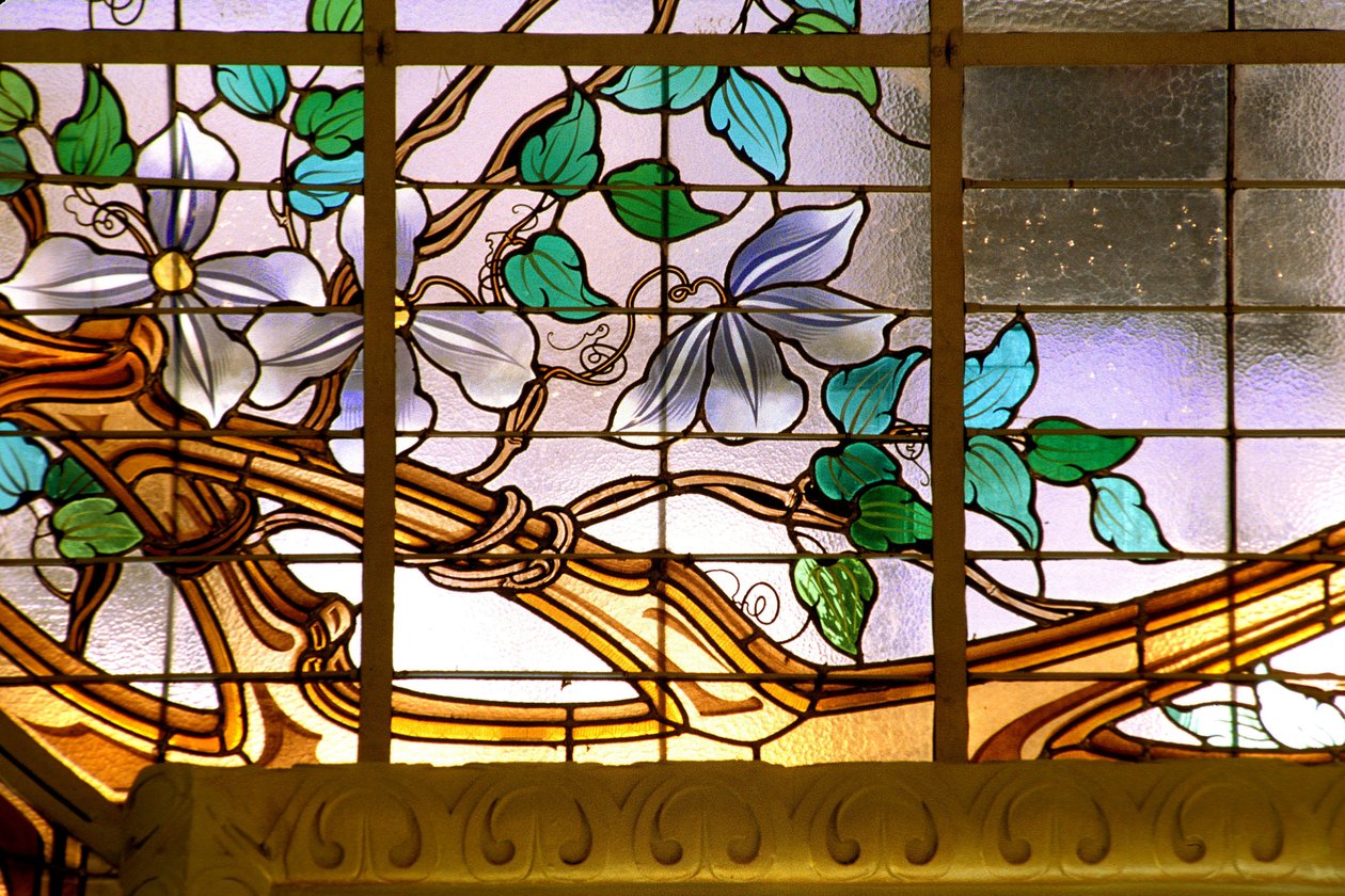 Nancy (avdeling 54), jugendstil, "" La verriere aux Clematites"" (1901) - detalj, Glassmaleri av Jacques Gruber (1870-1936), på Credit Lyonnais, rue St Georges av Jacques Gruber