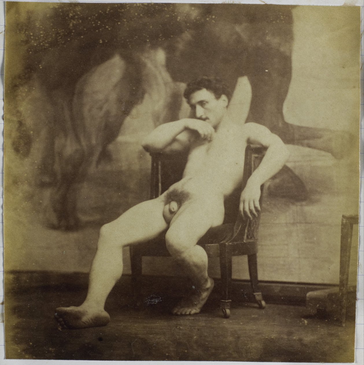 Studie av en mannlig nakenmodell, sittende i en stol, i studioet til Jacques de Lalaing av Jacques Lalaing (attributed to)