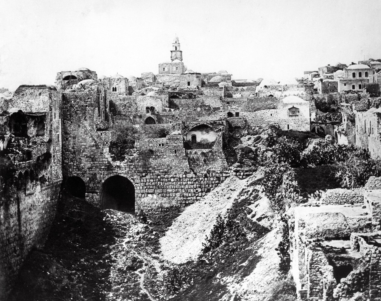 Pool of Bethesda, 1857 av Felice Beato