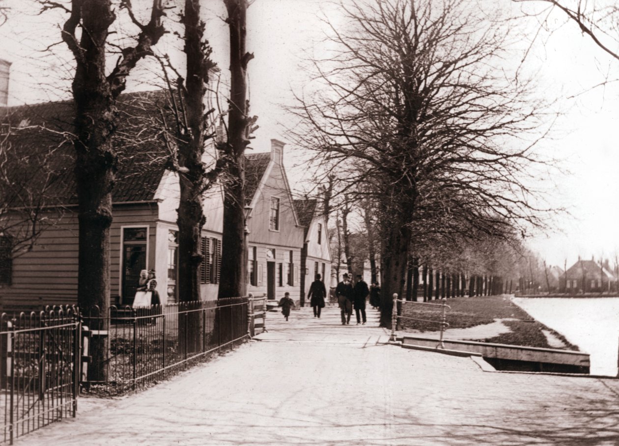 Kanalbank, Broek, Nederland, 1898. av James Batkin