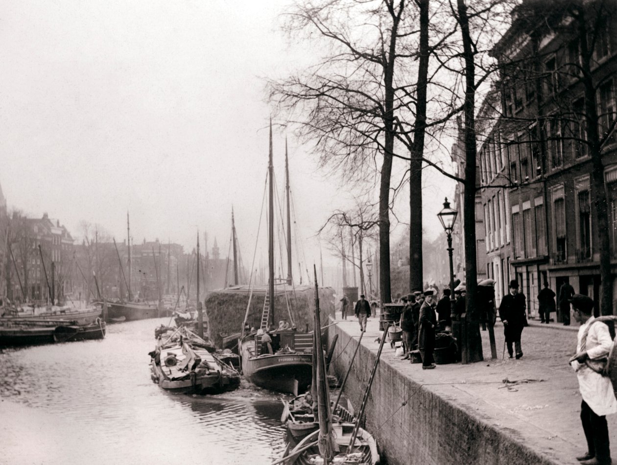 Kanalbåter, Rotterdam, 1898. av James Batkin