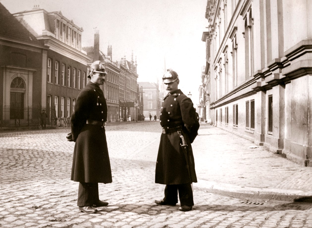 Politimenn, Rotterdam, 1898. av James Batkin