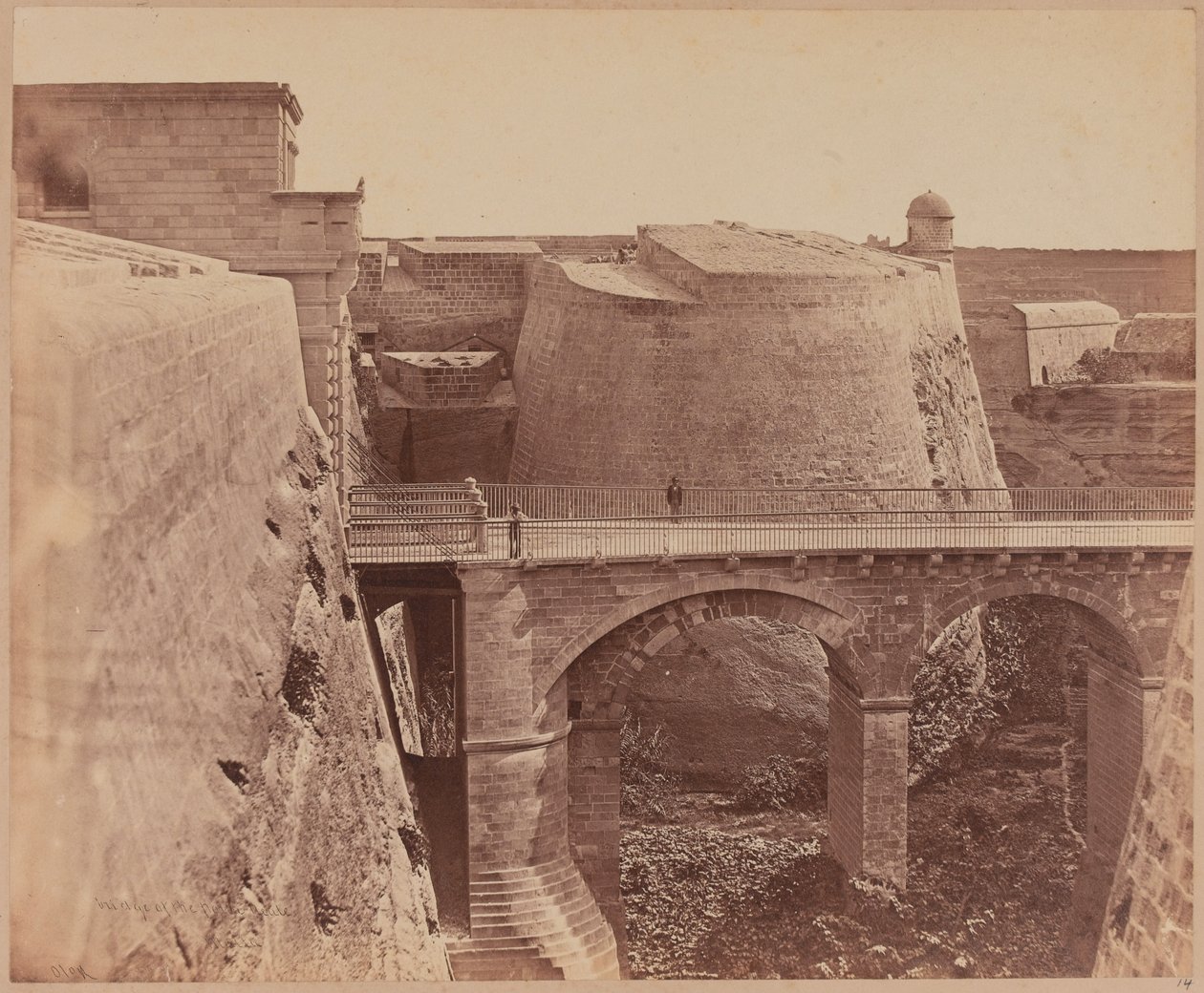 Bro ved Porta Reale, Malta, rundt 1856 av James Robertson