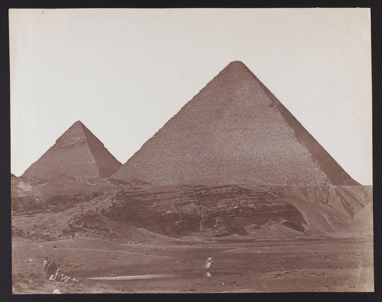 Egypt. Giza. Cheops- og Chefren-pyramidene av James Robertson
