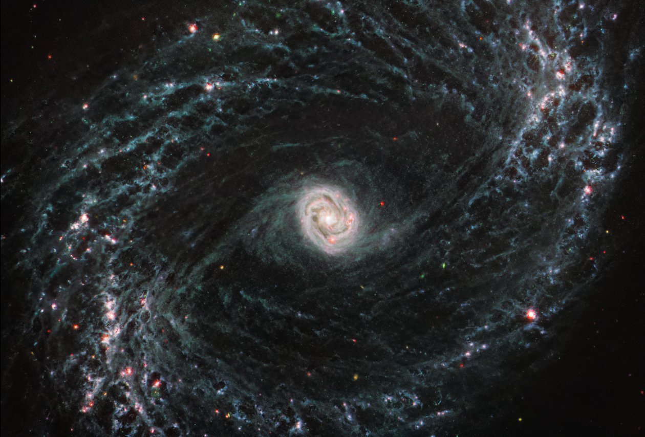 NGC 1433 (MIRI-bilde) av James Webb Space Telescope (NASA)