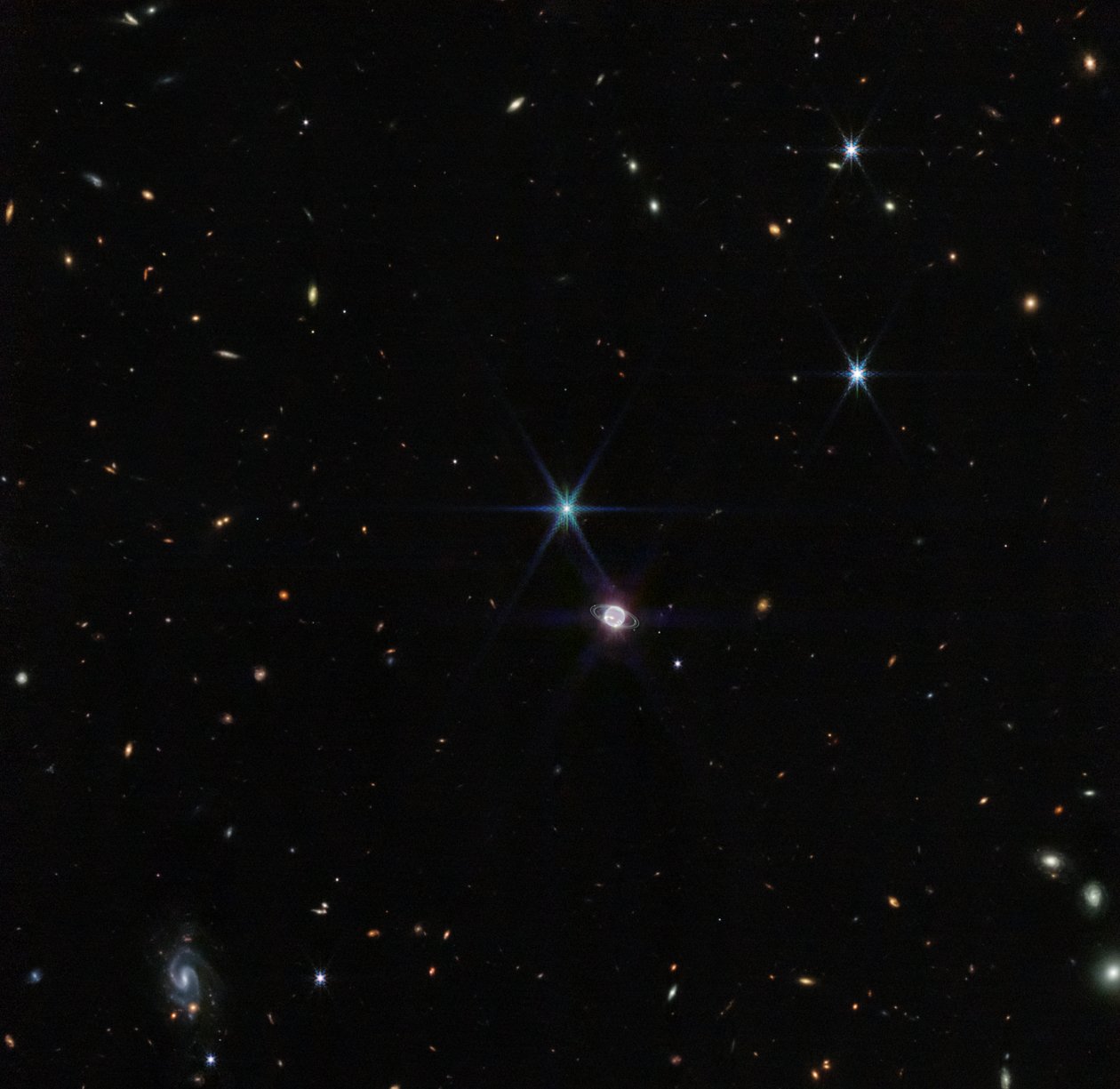 Sjelden utsikt over Neptuns ringer av James Webb Space Telescope (NASA)