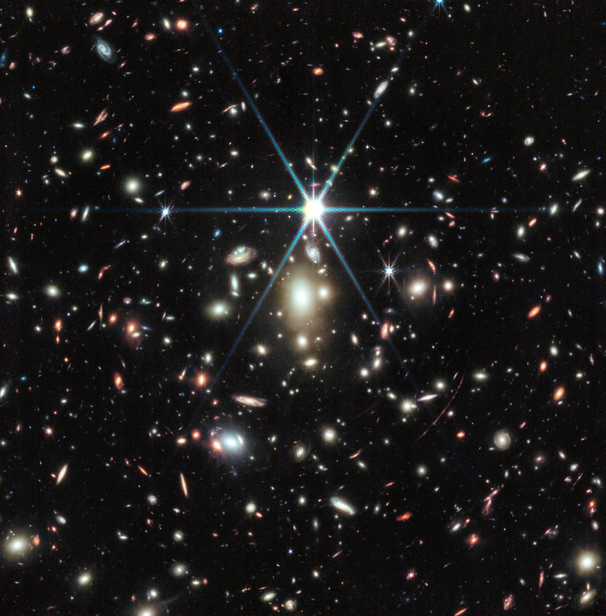 Sunrise Arc (NIRCam Image) av James Webb Space Telescope (NASA)
