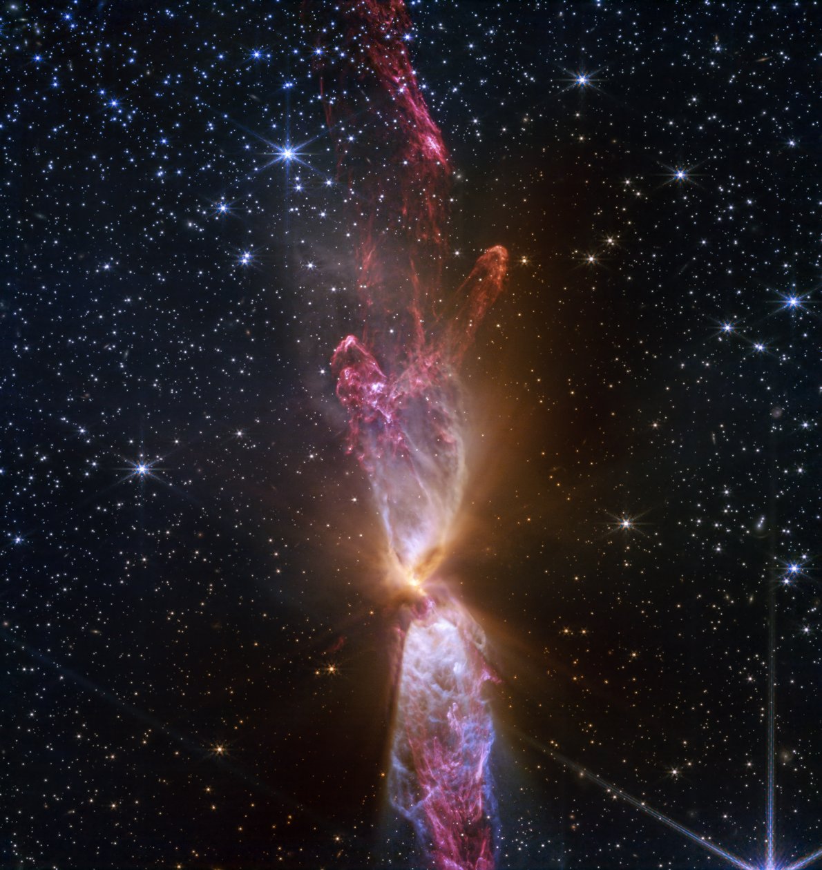 Imponerer med utrolige detaljer i aktivt dannende stjernesystem av James Webb Space Telescope (NASA)